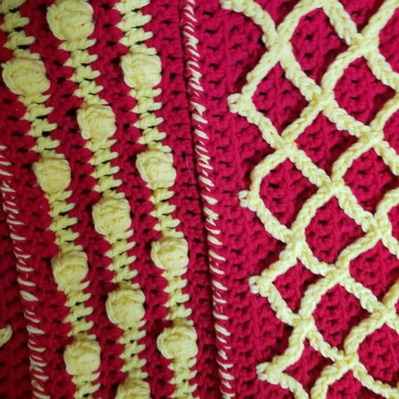 🔥Fireside Fisherman Style Afghan w/Fringe Hand Crocheted In Red & Yellow - Picture 3 of 3